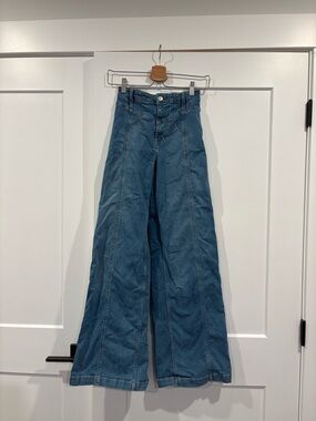We The Free libre Medium Blue Wide-Leg Flared Jeans